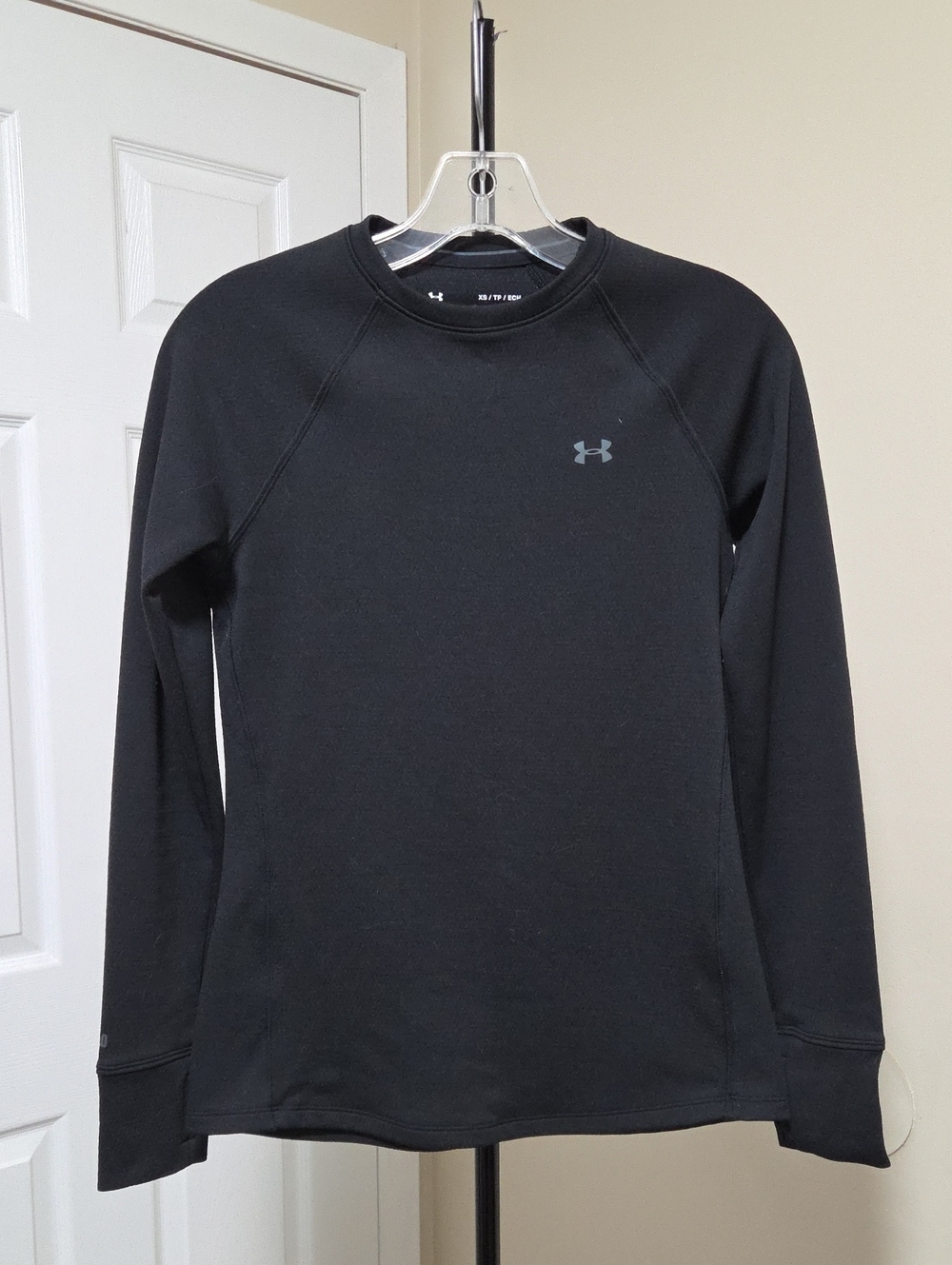 Under Armour Black Long-Sleeve Crewneck Performance Shirt